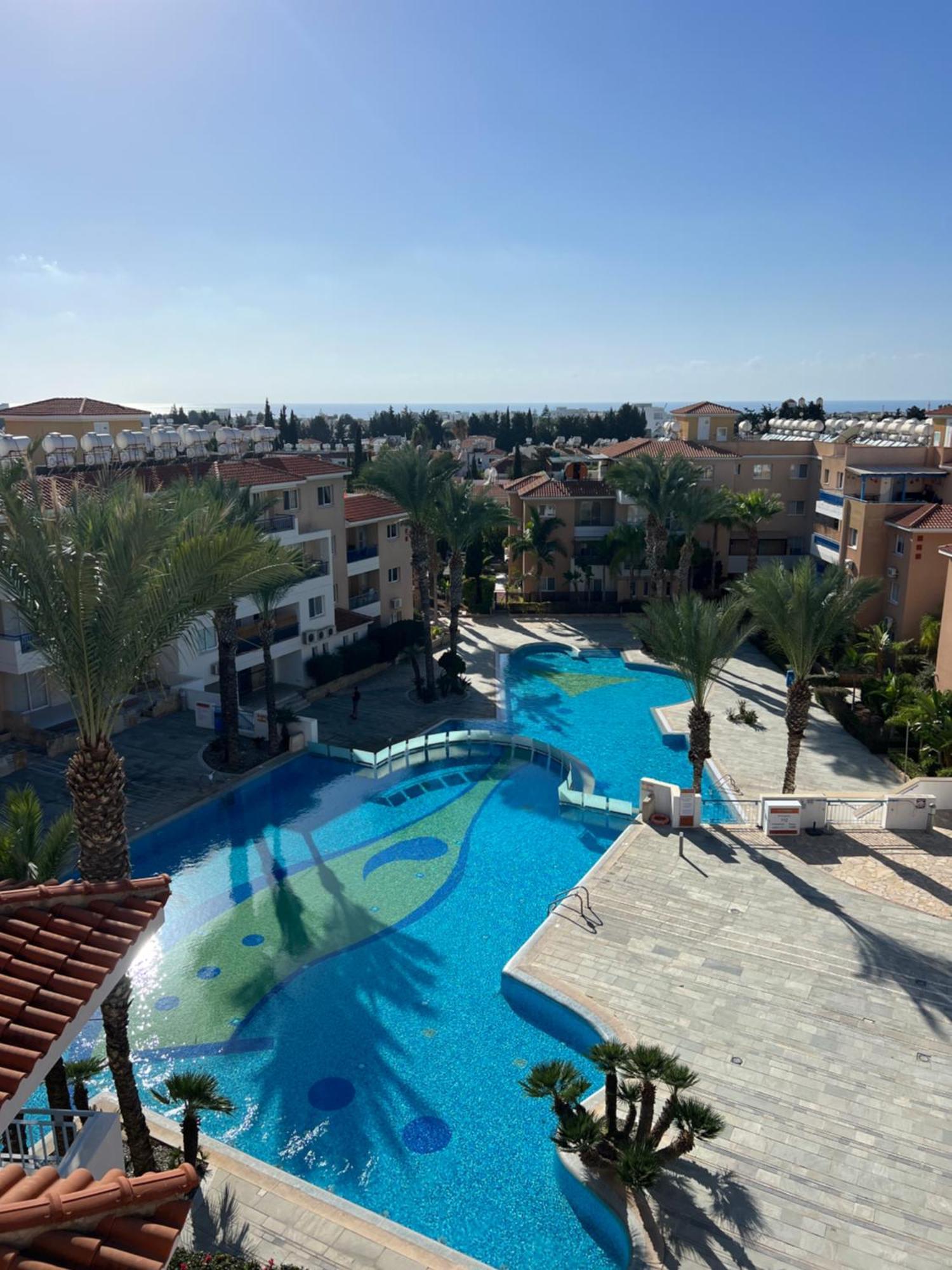 Iris Village Grand Apartment 파포스 외부 사진