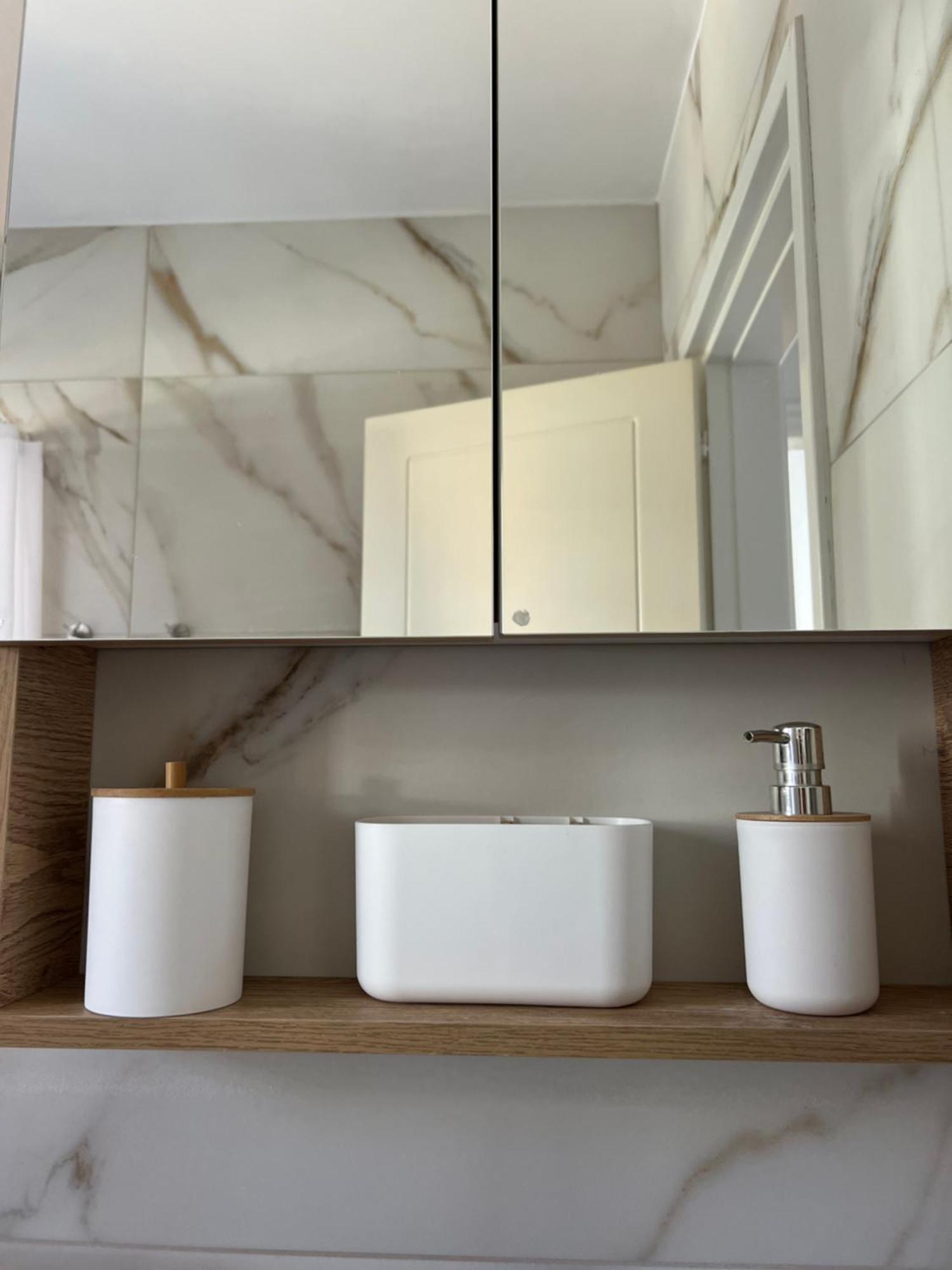 Iris Village Grand Apartment 파포스 외부 사진