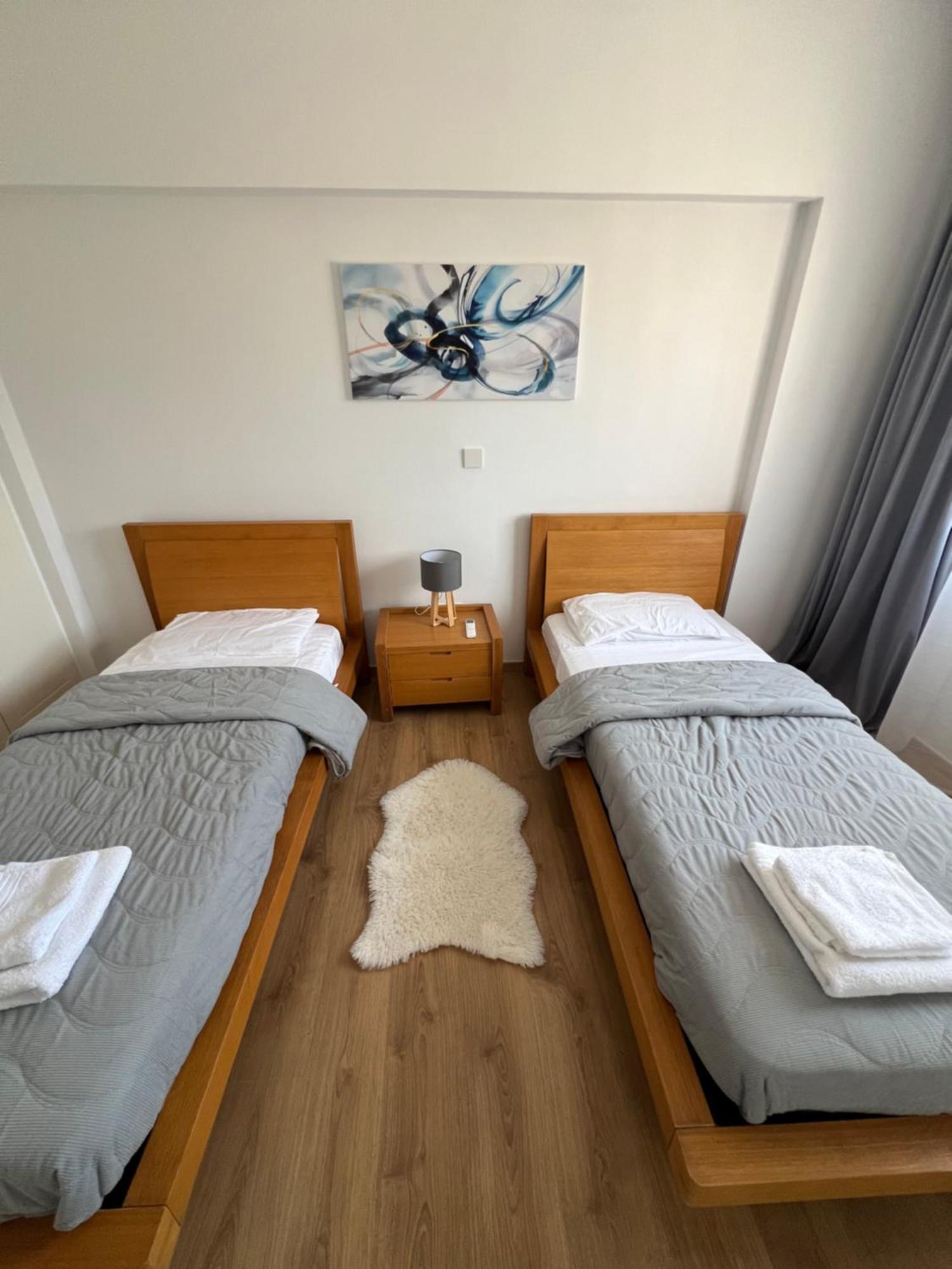 Iris Village Grand Apartment 파포스 외부 사진
